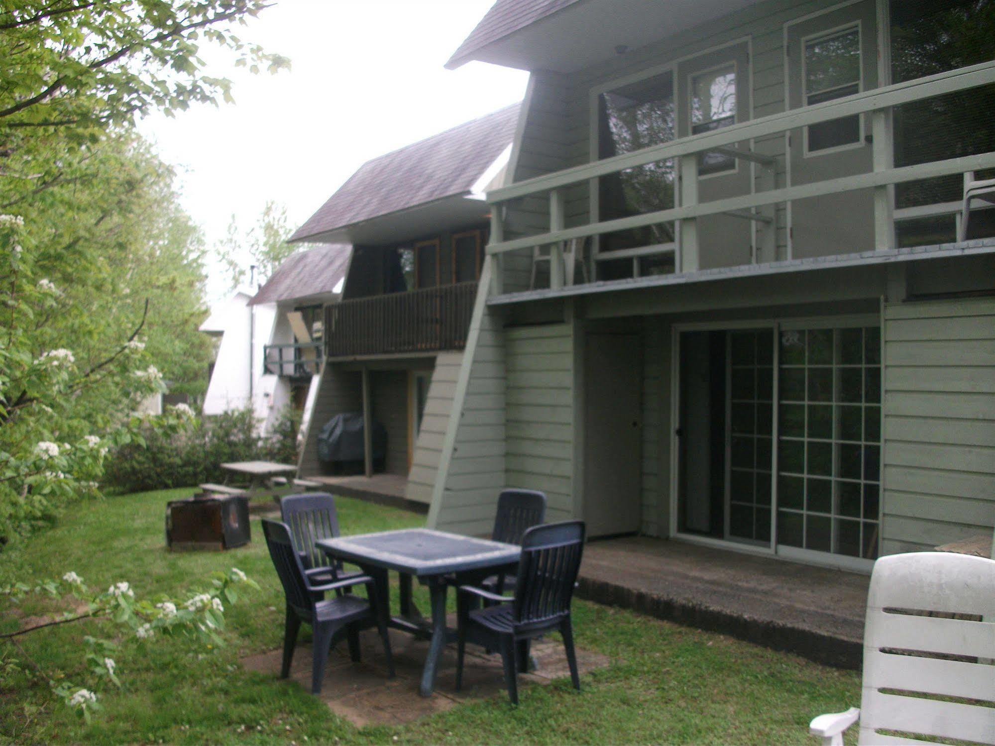 Les Chalets Bo-So-Met Villa Beaupré Exterior foto